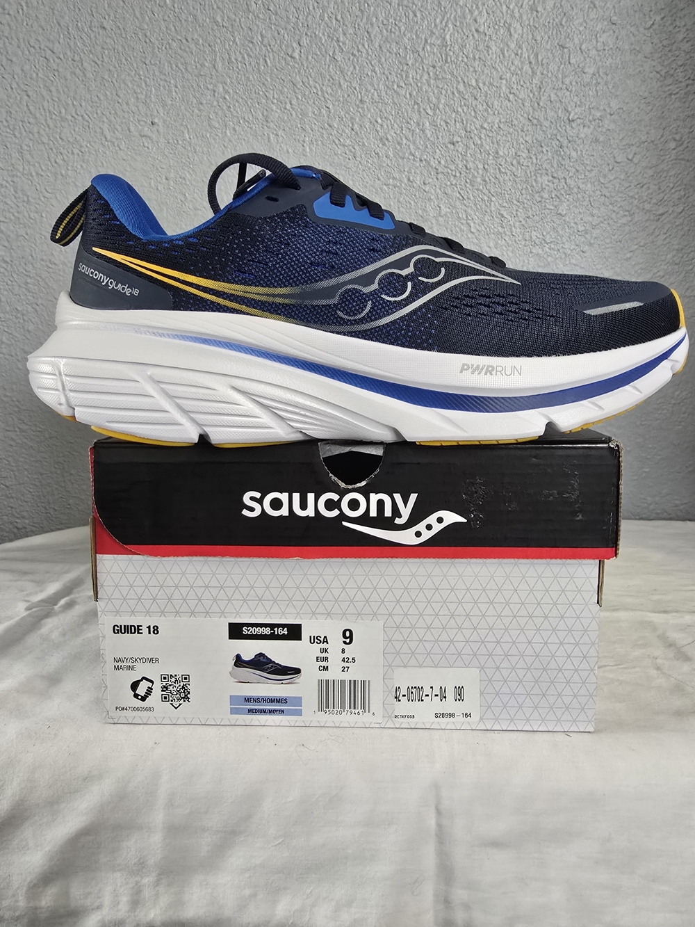 Saucony Guide 18 Running Shoe - Navy/Blue/Yellow